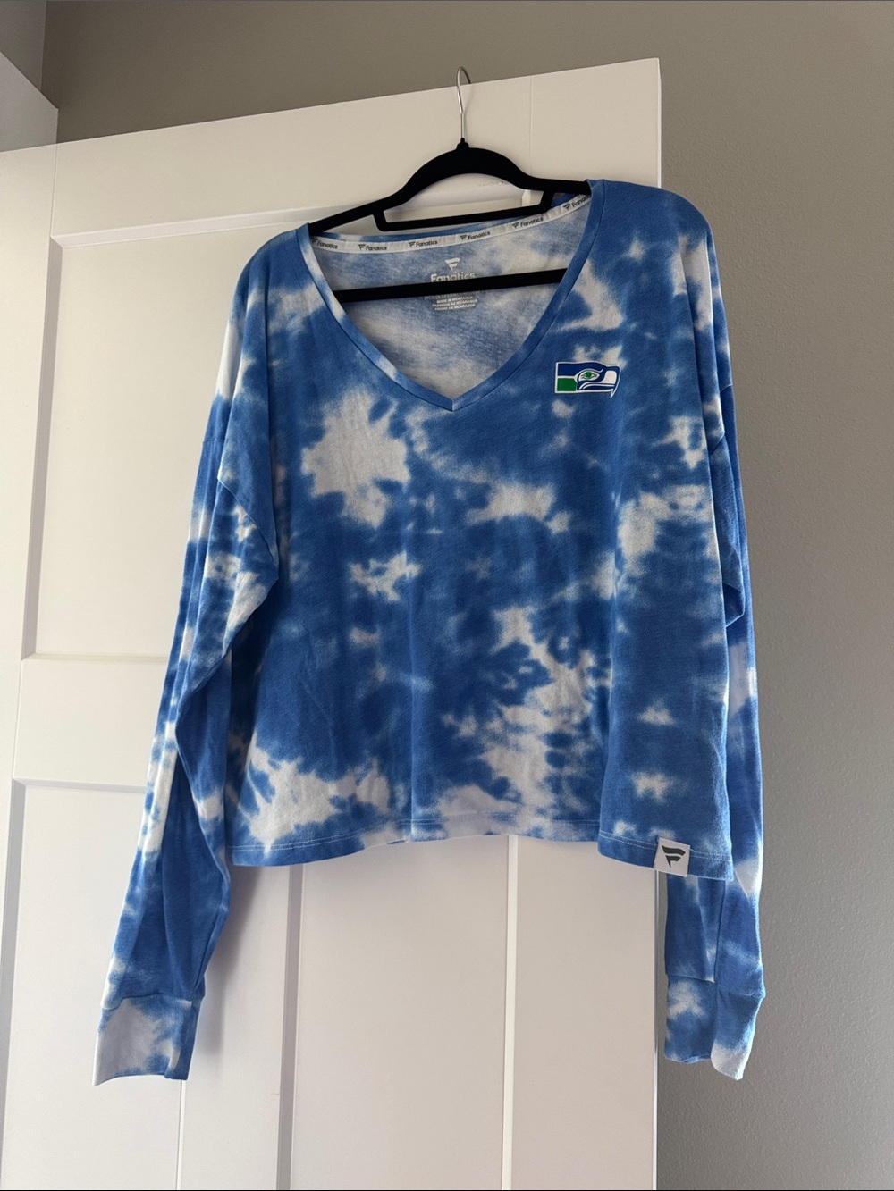 Fanatics Blue and White Tie-Dye V-Neck Long Sleeve Top
